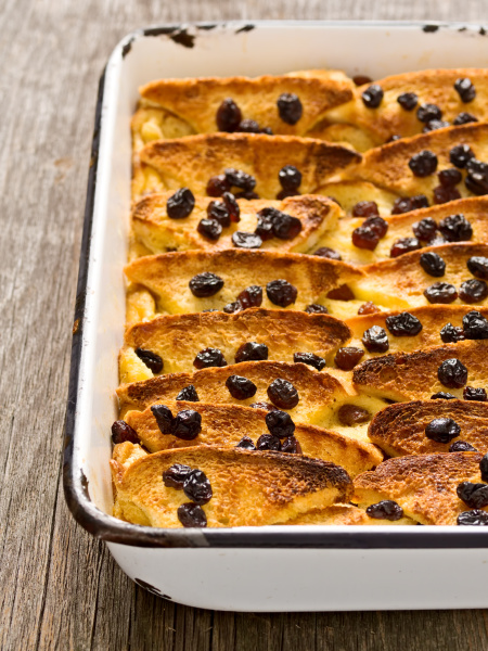 Rustic Traditional British Bread And Butter Pudding Lizenzfreies Foto