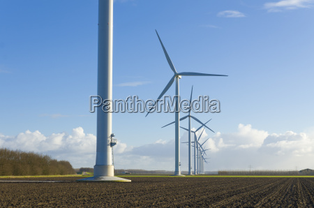 Windkraftanlagen Bauernhof Stock Photo Bildagentur