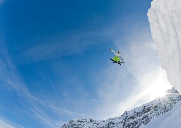 skifahrer springen