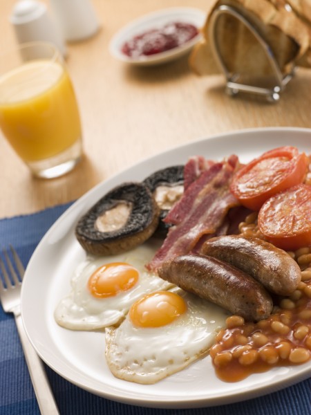 Englisches Frühstück mit Orangensafttoast und - Lizenzfreies Bild ...