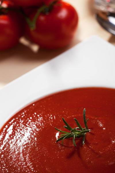 Rosmarin auf Tomatensuppe - Stockfoto #5304093 | Bildagentur PantherMedia