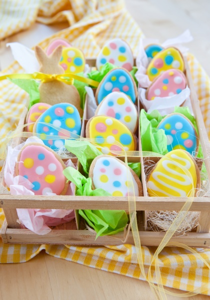 Bunte Plaetzchen zu Ostern - Stock Photo - #10816210 | Bildagentur ...