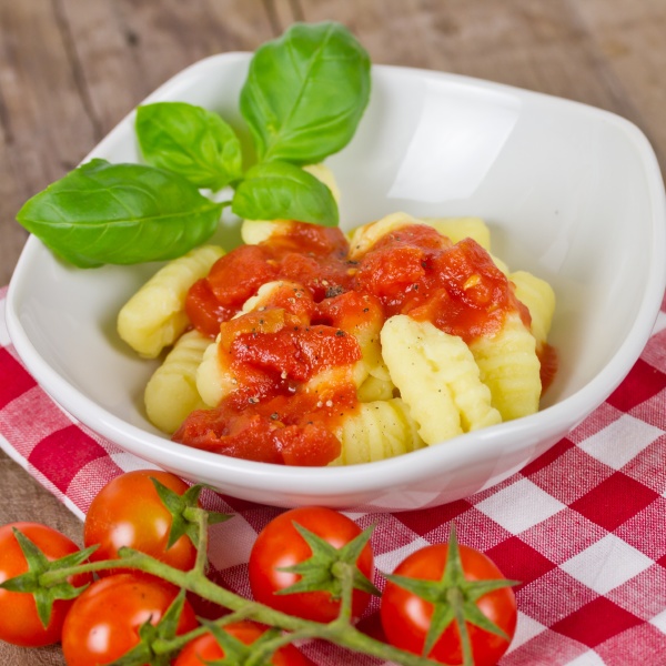 Gnocchi mit Tomatensosse - Lizenzfreies Bild - #11885323 | Bildagentur ...