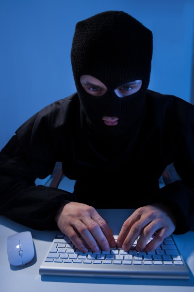 Criminal Computer Benutzen Online-konto Hack - Lizenzfreies Foto ...