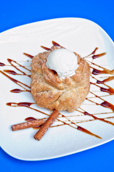 apfelstrudel mit eis