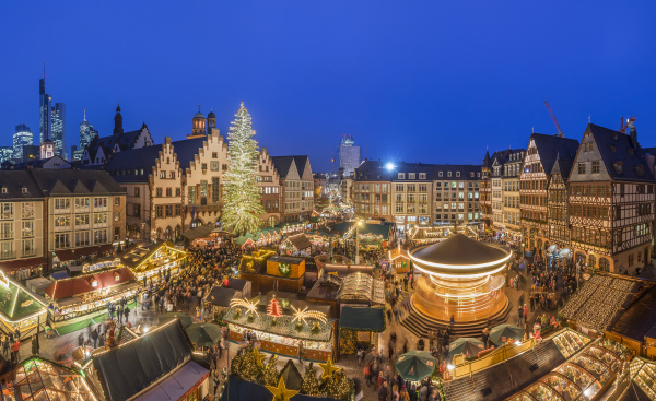 deutschland frankfurt weihnachtsmarkt am roemerberg am