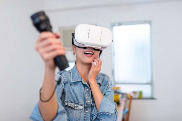 frau spiel spiel mit virtual reality
