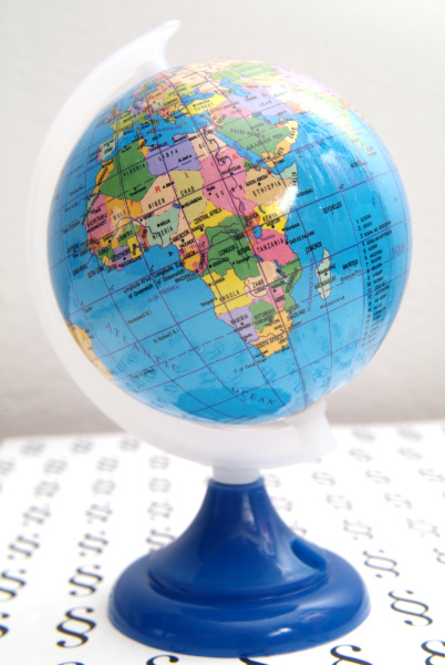 symbolbild globale gesetze globus
