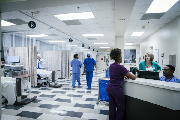 AErzte und krankenschwestern im krankenhaus