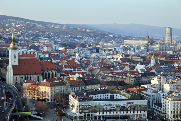 turm fahrt reisen kirche stadt slowakei