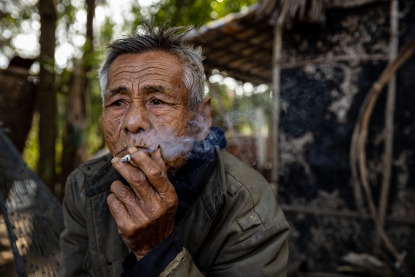 portraet eines alten mannes in vietnam