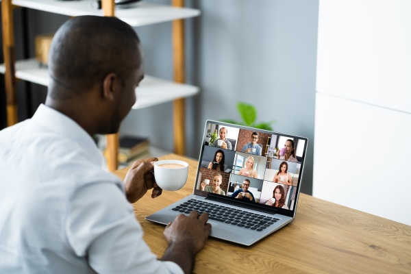 virtuelle video konferenz anruf kaffeepause