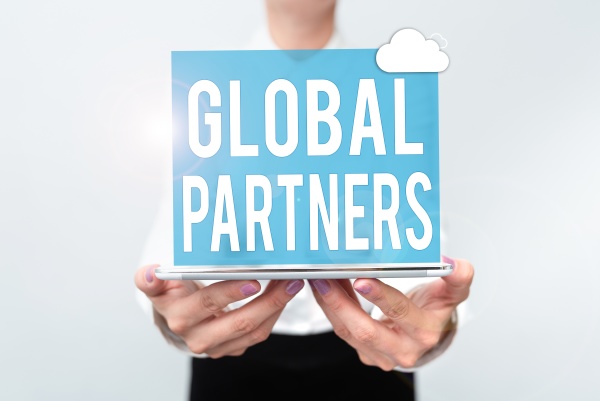 Schild mit Global Partners. Geschäftsübersicht Zwei Lizenzfreies Foto
