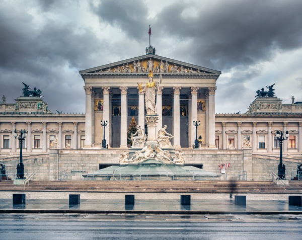 Medien-Nr. 32859744