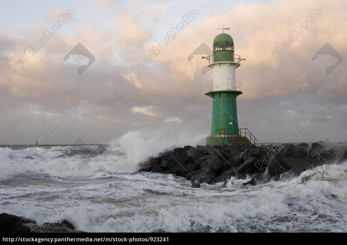 Leuchtturm Bei Sturm Ii Stockfoto Bildagentur Panthermedia