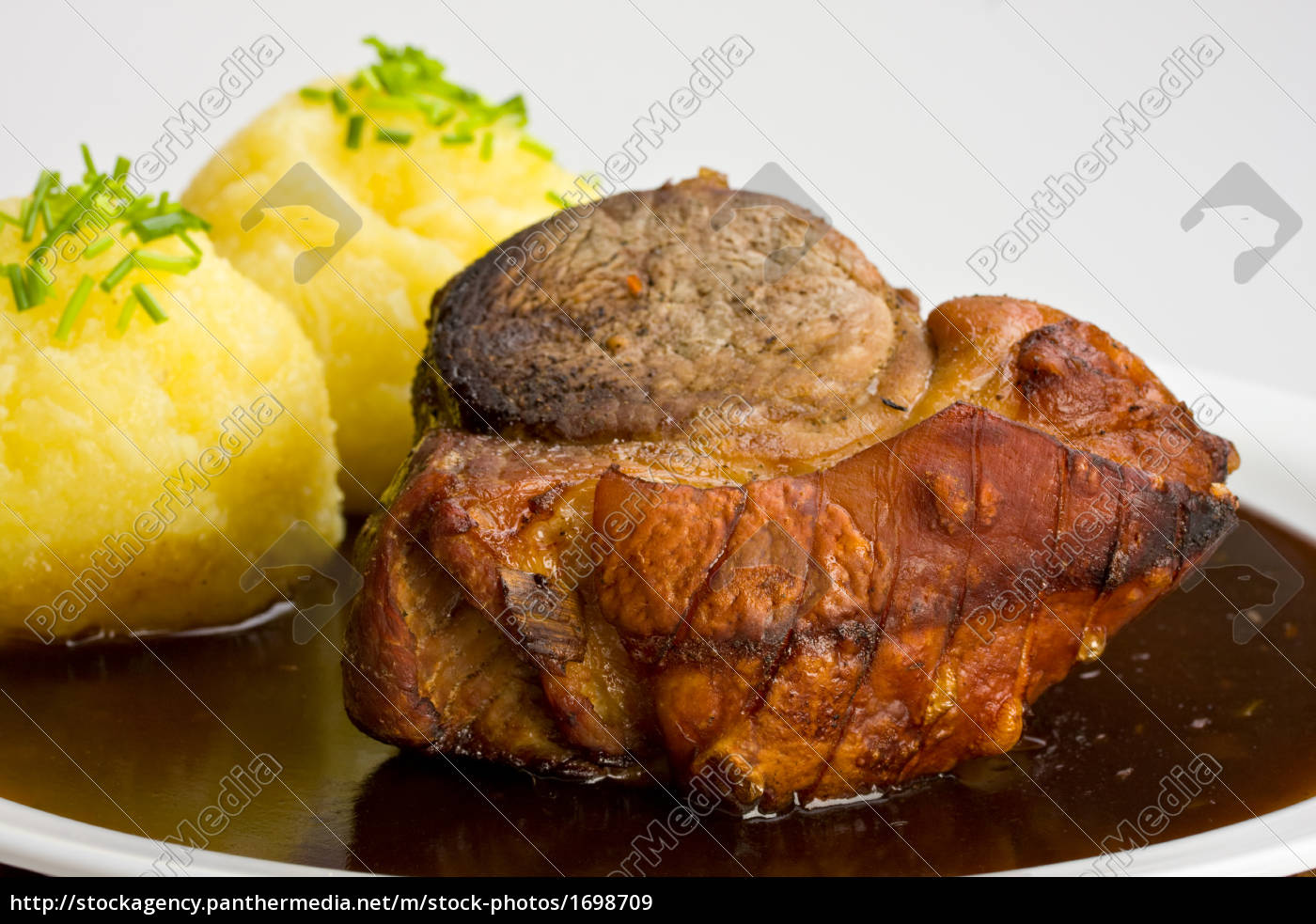 traditionellen bayerischen Schweinebraten mit Knödel - Lizenzfreies ...