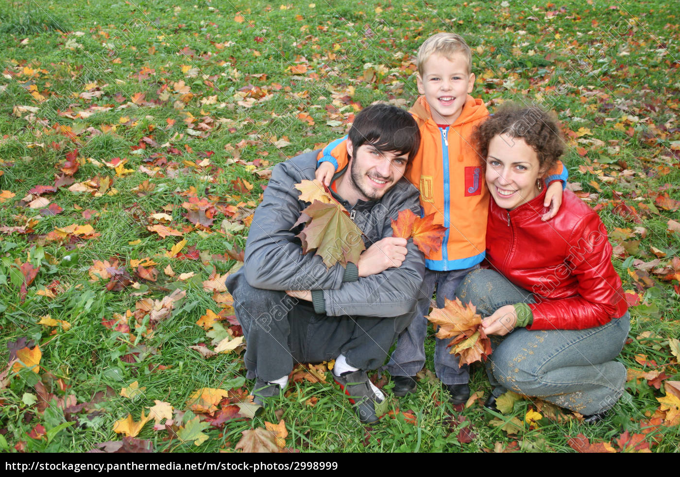 Herbst Familie Mit Stand Junge Lizenzfreies Bild Bildagentur Panthermedia