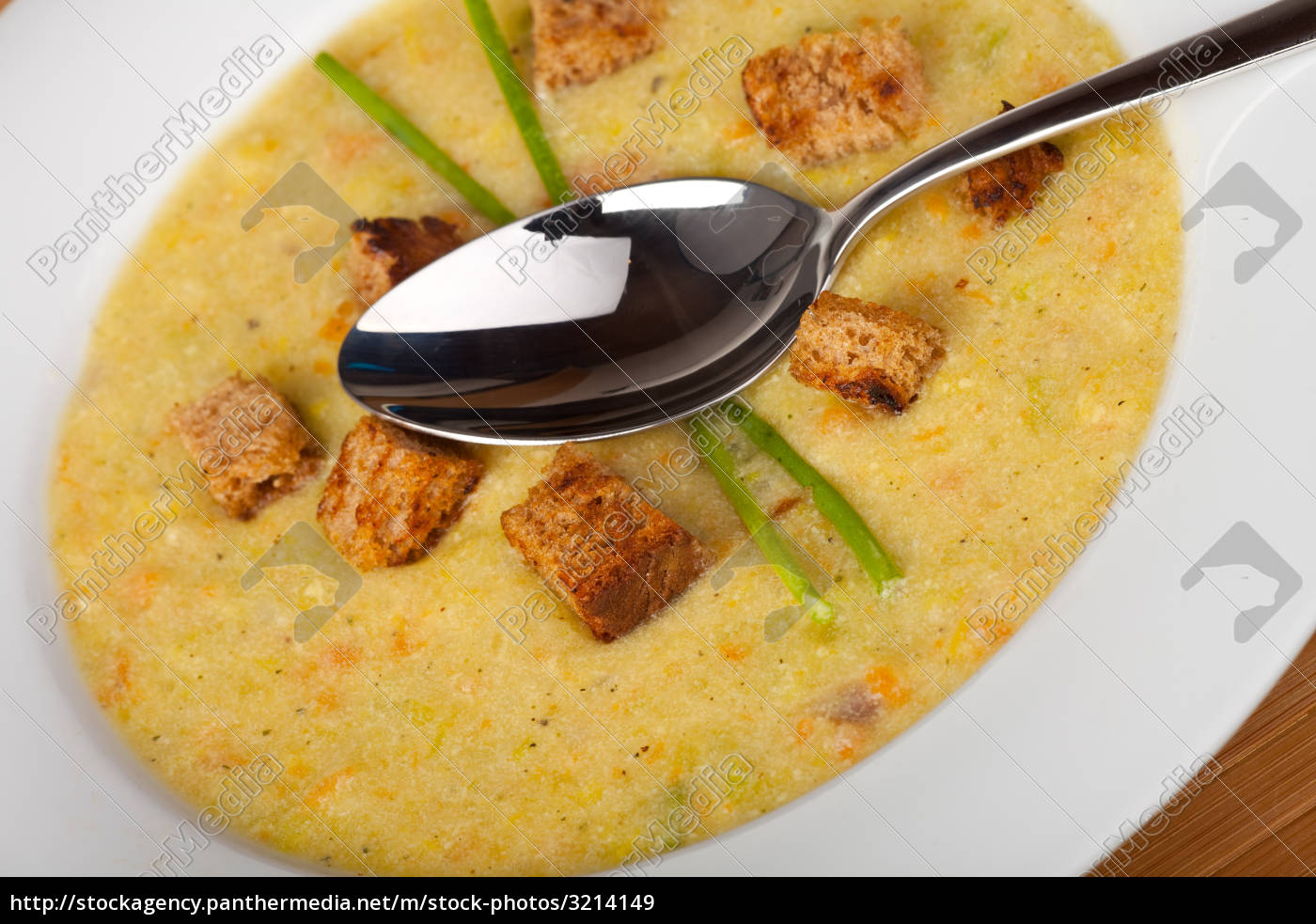 Kartoffelsuppe mit Croutons und Schnittlauch - Stockfoto - #3214149 ...