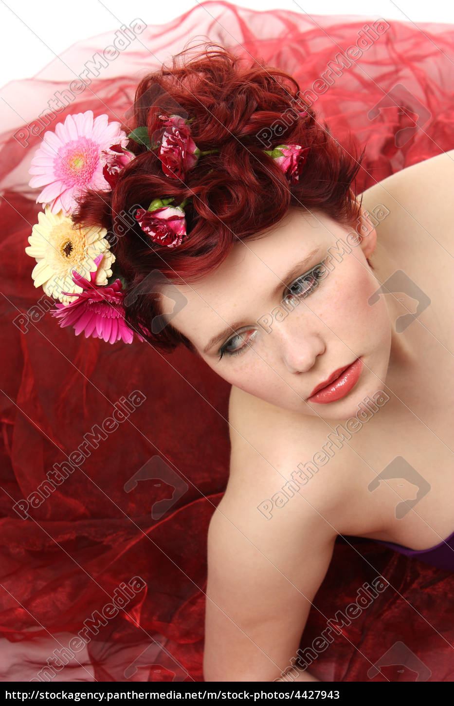 Frau mit Blumen - Stockfoto #4427943 | Bildagentur PantherMedia