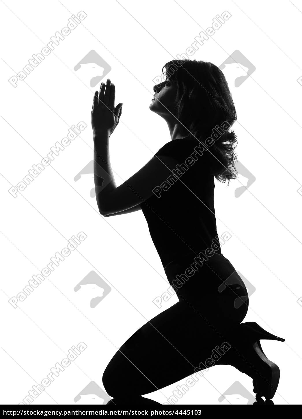 Silhouette Frau Knien Betend Stockfoto 4445103 Bildagentur Panthermedia