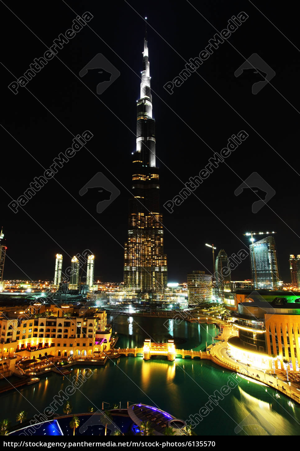 Dubai Innenstadt In Der Nacht Stockfoto Bildagentur Panthermedia