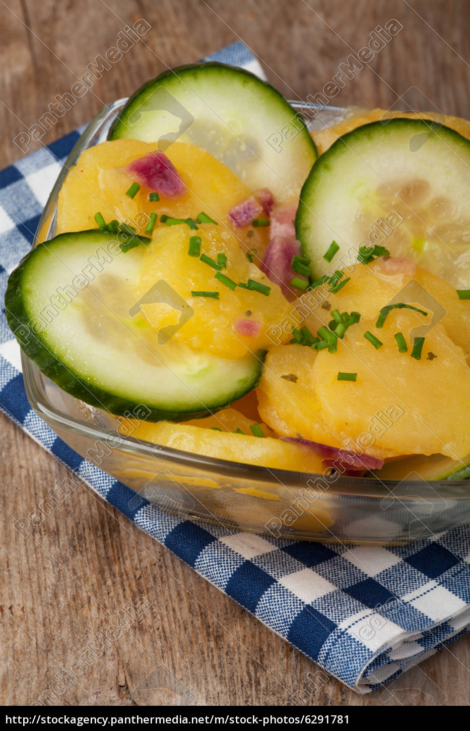 Bayerischer Kartoffelsalat mit Gurke - Lizenzfreies Bild - #6291781 ...