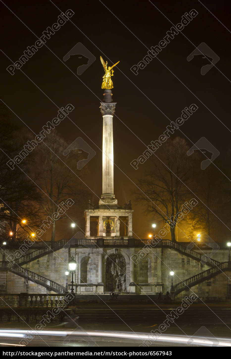 Friedensengel In Munchen Bei Nacht Lizenzfreies Bild Bildagentur Panthermedia