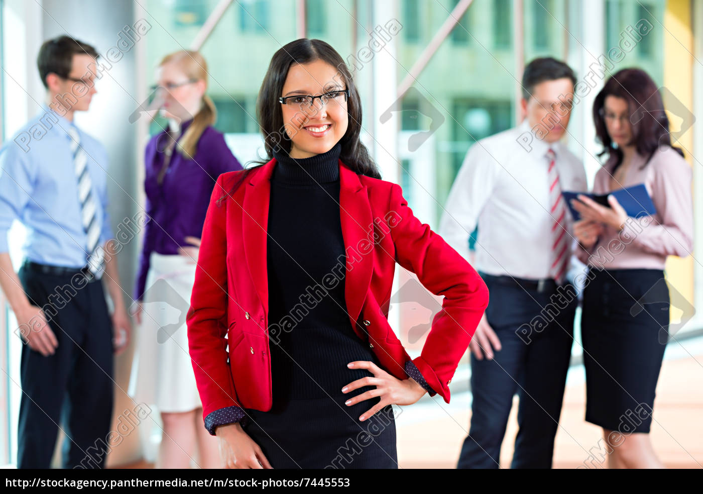 Business Team Oder Geschaftsleute In Einem Buro Stockfoto Bildagentur Panthermedia