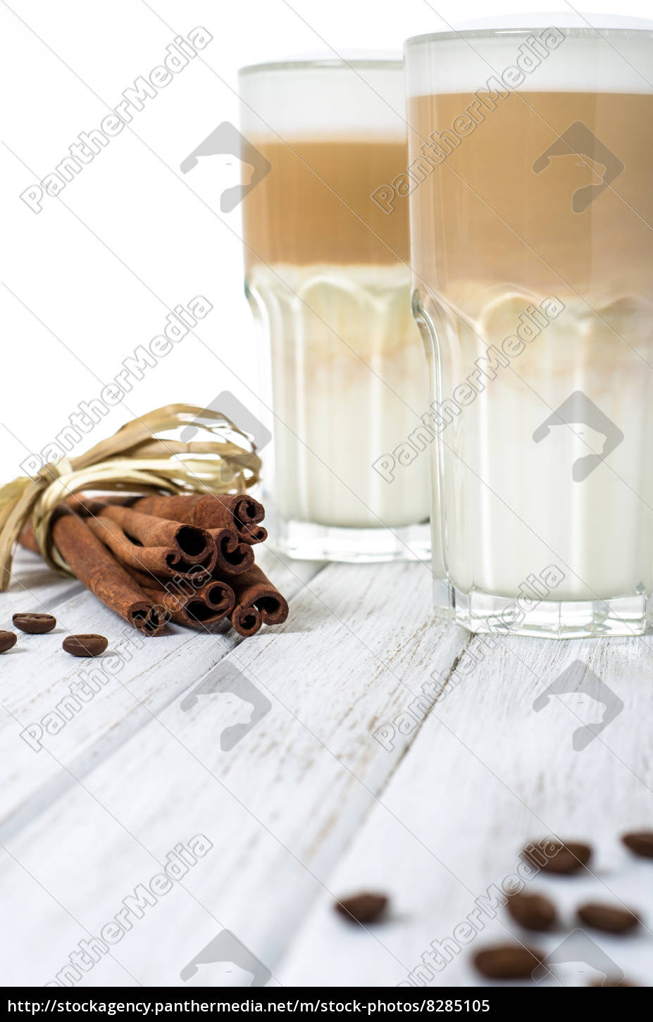 Latte Macchiato Im Glas Lizenzfreies Bild Bildagentur Panthermedia