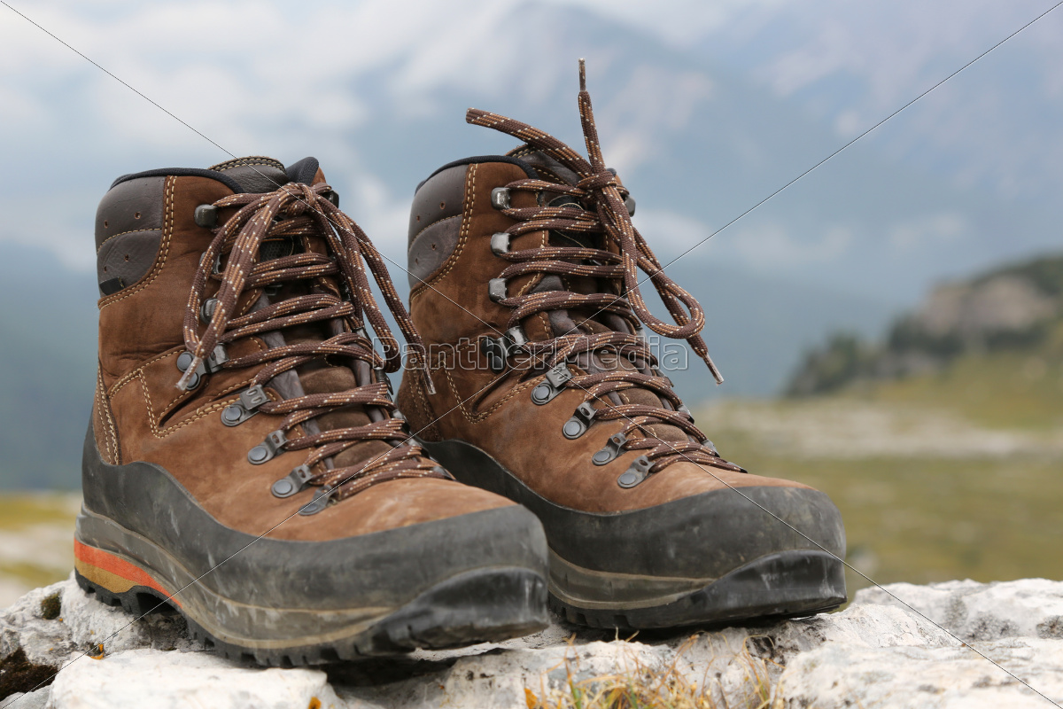 Wanderschuhe In Den Bergen Alpen Stockfoto Bildagentur Panthermedia