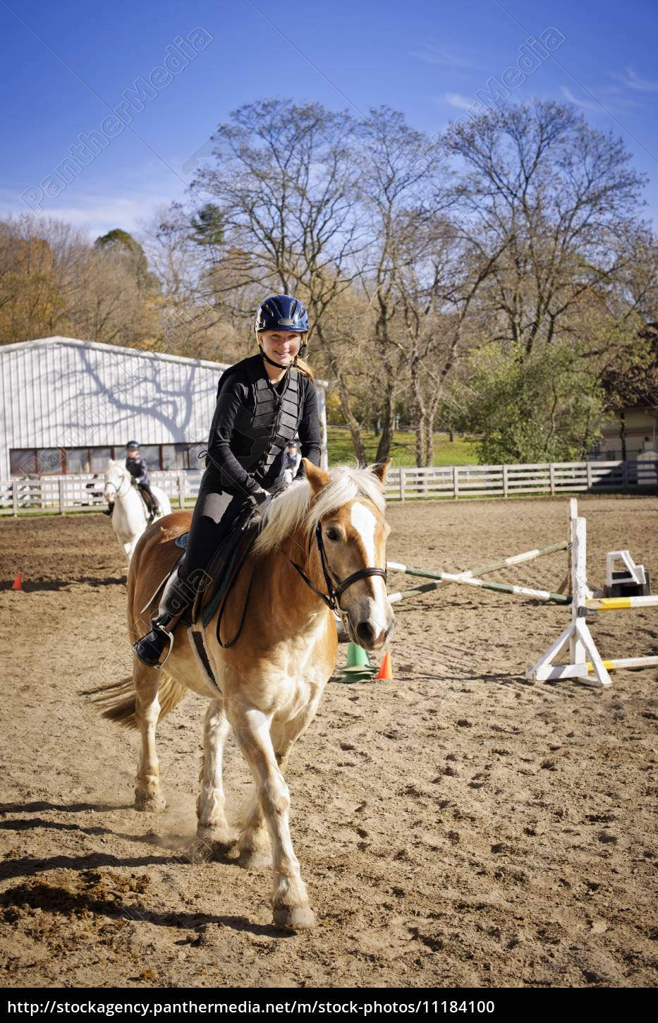 Junge Madchen Reiten Lizenzfreies Foto Bildagentur Panthermedia