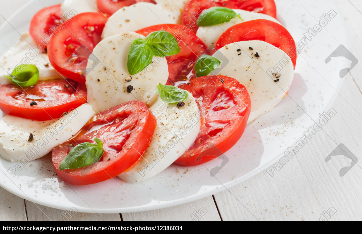 italienische tomate und mozzarella caprese salat - Stockfoto ...