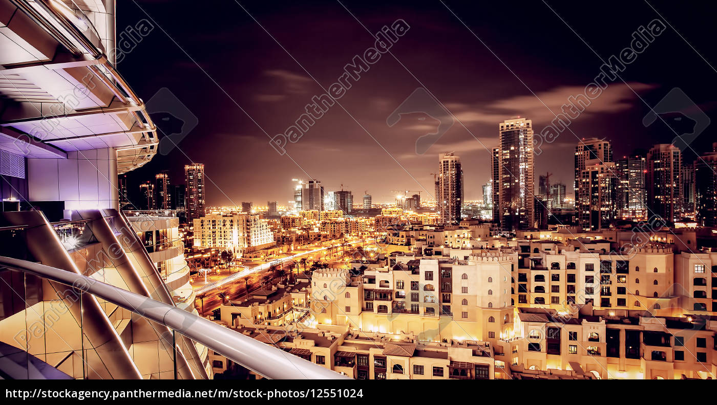 Schone Nacht Stadtbild Von Dubai Lizenzfreies Foto Bildagentur Panthermedia