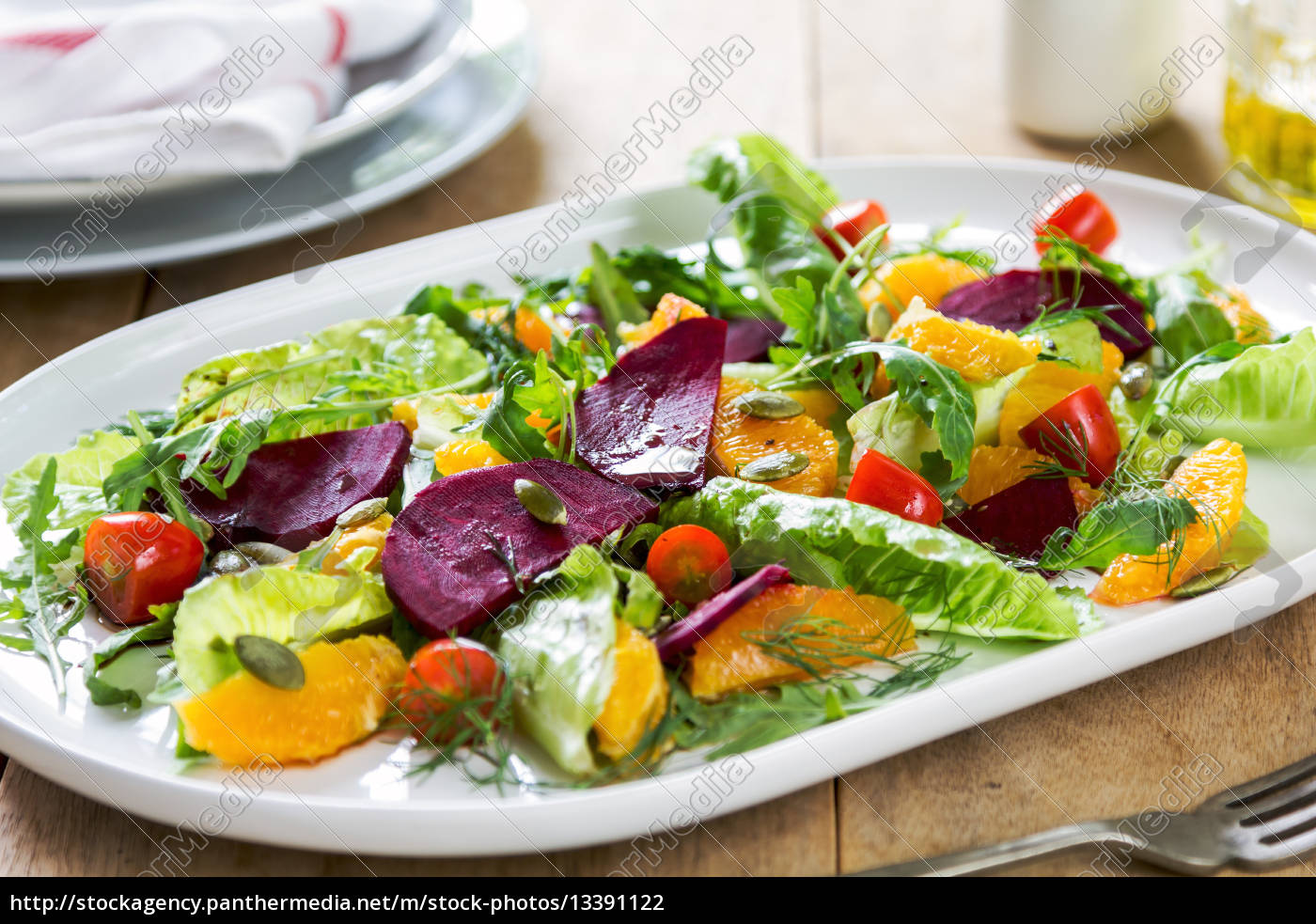 Orange mit Beetroot Salat - Stock Photo - #13391122 | Bildagentur ...