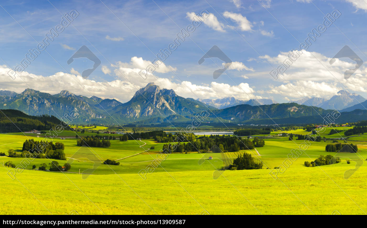 Panorama Landschaft In Bayern Im Allgau Mit Den Stockfoto 13909587 Bildagentur Panthermedia