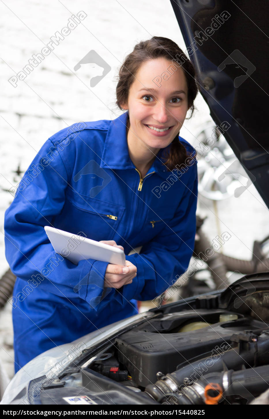 Auto Mechaniker im Reparatur Garage, Techniker Mann Arbeiten im