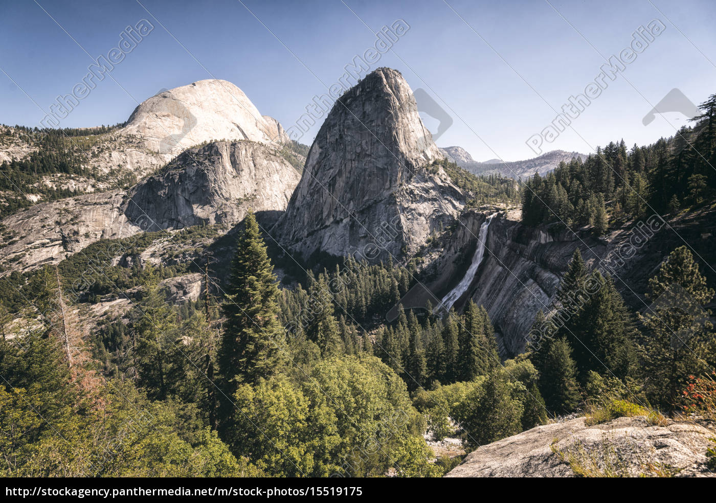 Landschaft In Den Bergen Der Sierra Nevada - Lizenzfreies Bild ...