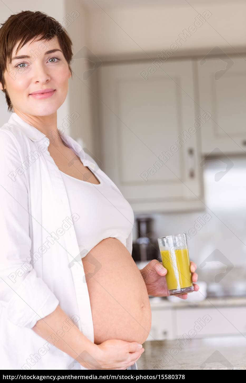 Schwangere Frau Trinkt Glas Orangensaft Stock Photo Bildagentur Panthermedia