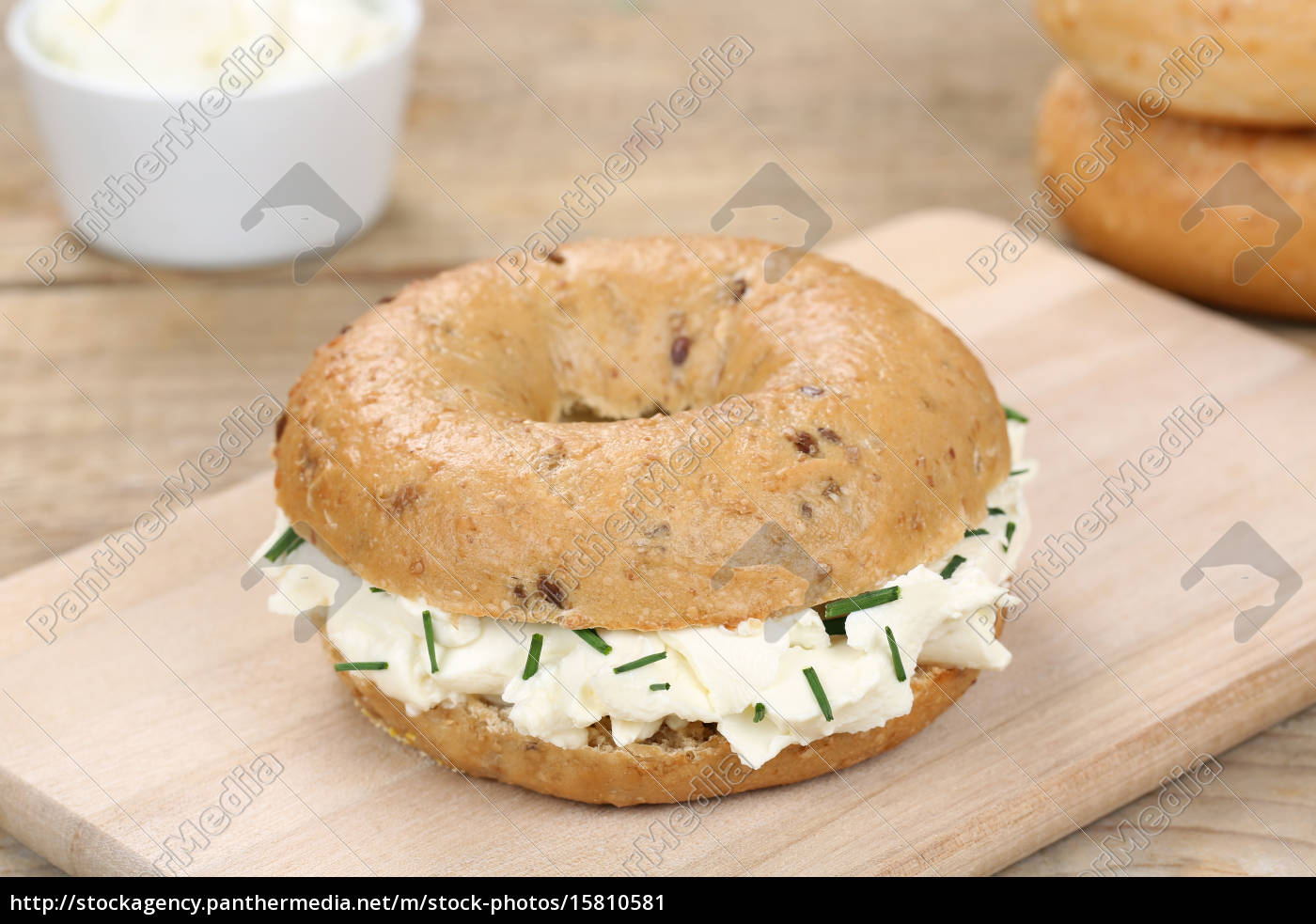 Bagel Mit Frischkase Kase Brotchen Sandwich Zum Lizenzfreies Bild 15810581 Bildagentur Panthermedia