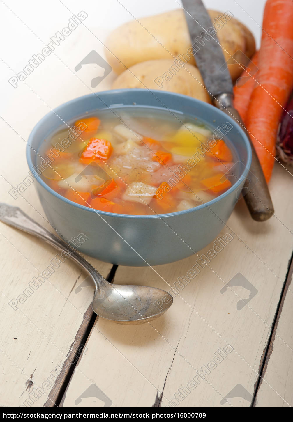 Traditional Italian minestrone soup - Lizenzfreies Bild - #16000709 ...