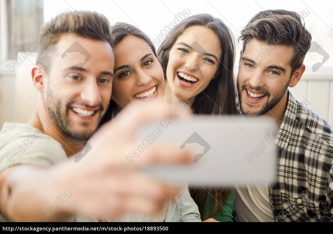 Ein Selfie Mit Freunden - Lizenzfreies Foto - #18893500 | Bildagentur ...