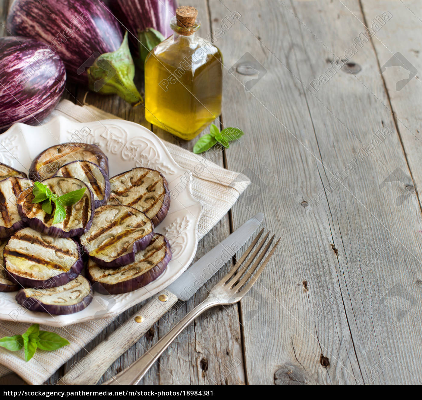 gegrillte auberginen mit olivenöl - Stockfoto - #18984381 | Bildagentur ...