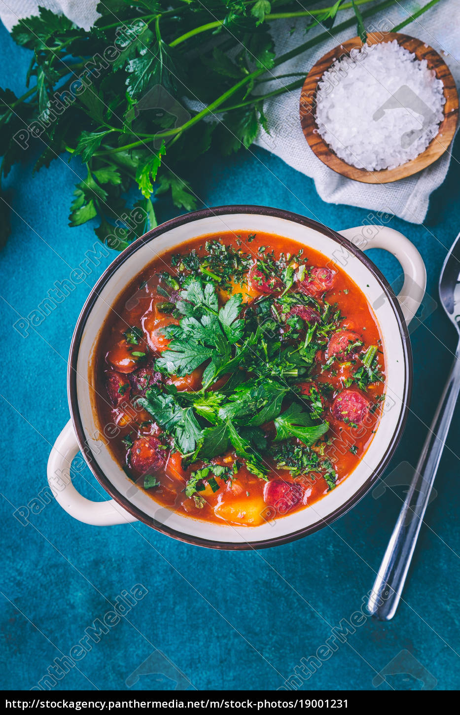 Gulaschsuppe mit Kartoffeln und Salami - Lizenzfreies Bild - #19001231 ...