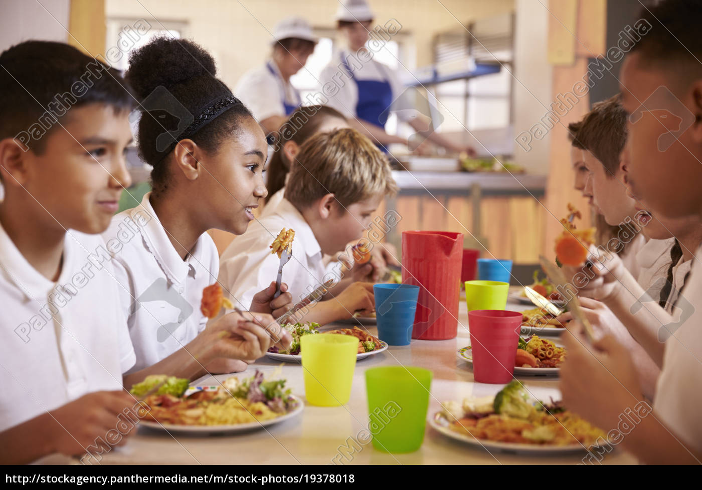 Grundschule Kinder Essen Mittagessen In Der Schule Stock Photo 19378018 Bildagentur Panthermedia