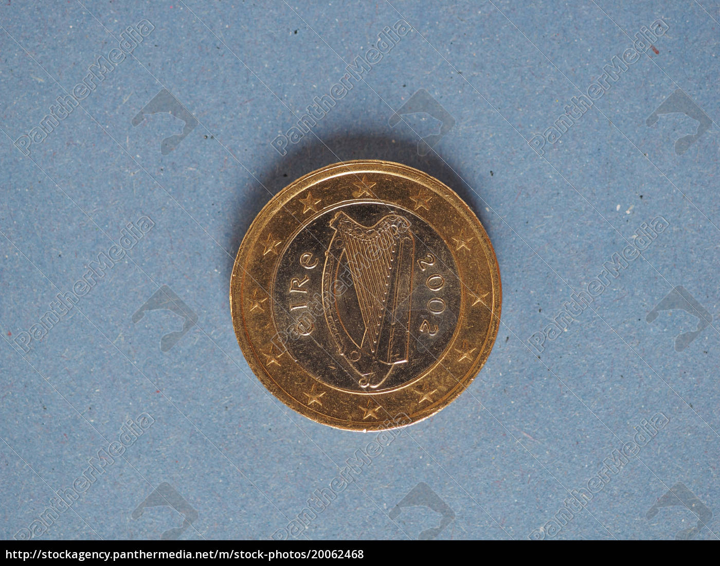 1 € münze europäische union irland über blau - Lizenzfreies Foto