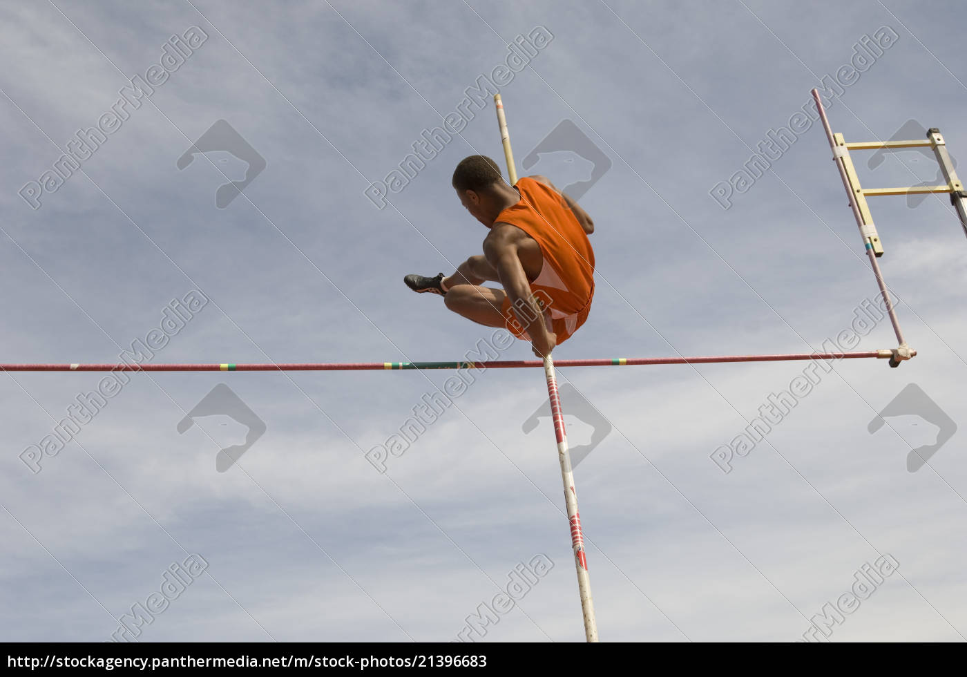 Pole Vaulter Clearing Bar - Lizenzfreies Bild - #21396683 | Bildagentur ...