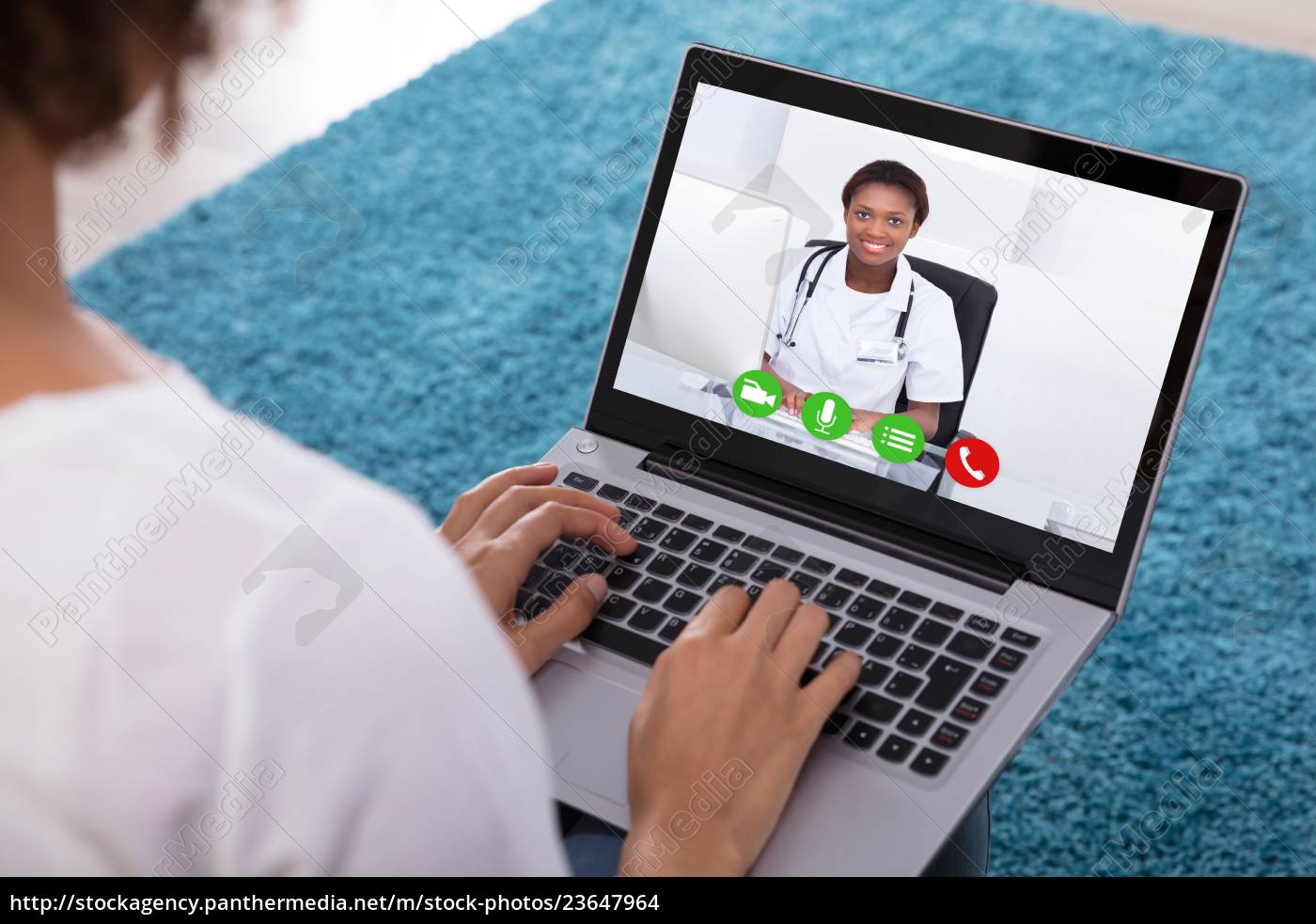 Frauen Videokonferenzen Mit Doktor On Laptop Lizenzfreies Foto 23647964 Bildagentur Panthermedia