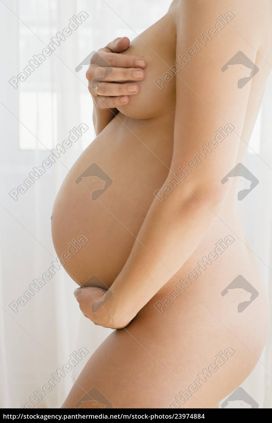 Kunstakt, Sexy Nackte Schwangere Frau Auf Schwarzem Hintergrund Stockfoto -  Bild von nanometer, erwarten: 120857570