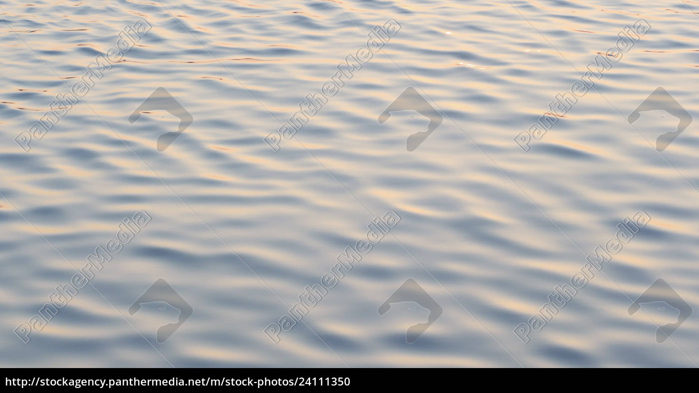 Meeresoberflache Bei Sonnenuntergang Stock Photo Bildagentur Panthermedia