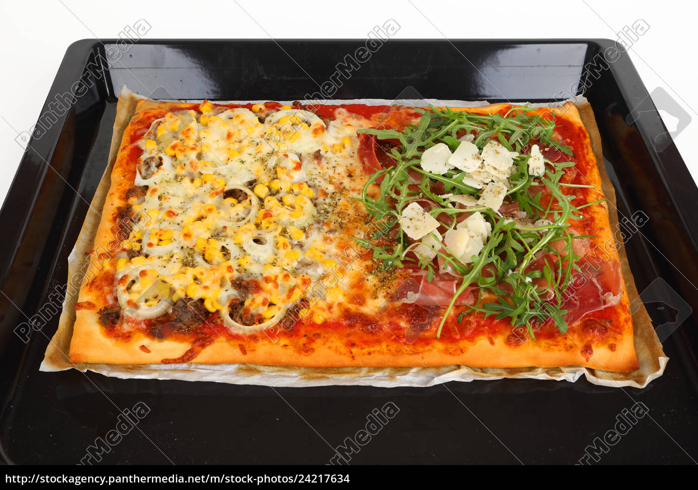 selbstgemachte Familienpizza - Stock Photo - #24217634 | Bildagentur ...